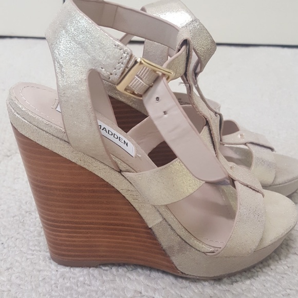 Steve Madden Gold Strappy Wedges - Picture 3 of 7